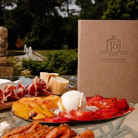 Chateau Du Clair De Lune - Boutique Luxury 4* Biarritz