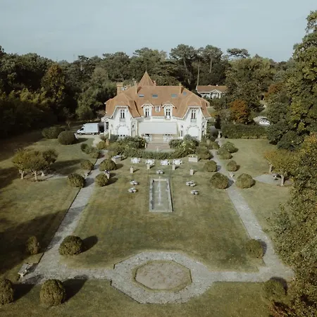 Chateau Du Clair De Lune - Boutique Luxury 4*