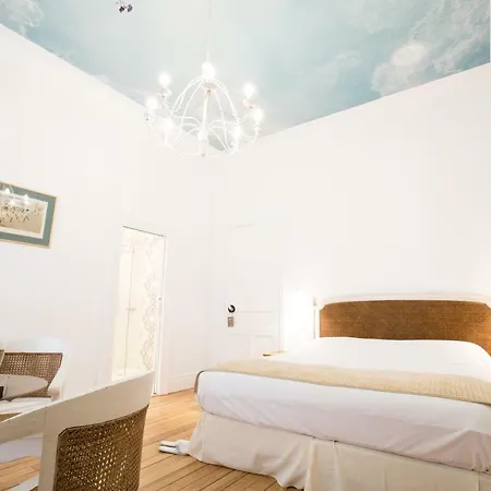 Chateau Du Clair De Lune - Boutique Luxury