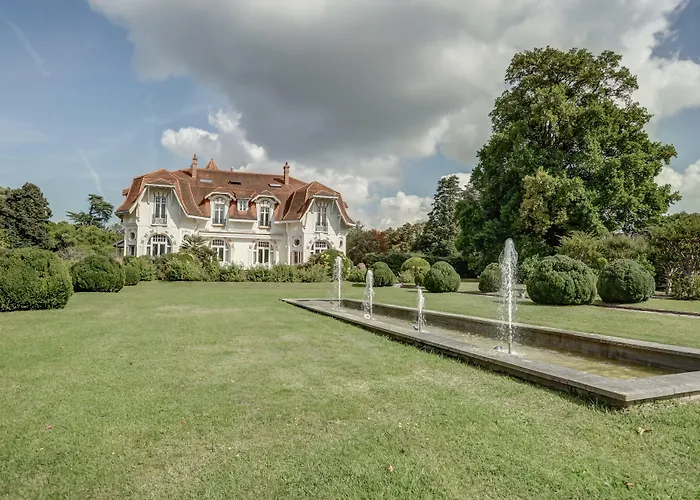 Chateau Du Clair De Lune - Boutique Luxury 4*