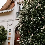 Chateau Du Clair De Lune - Boutique Luxury Hotel Biarritz