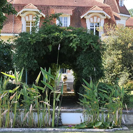 Chateau Du Clair De Lune - Boutique Luxury Hotel