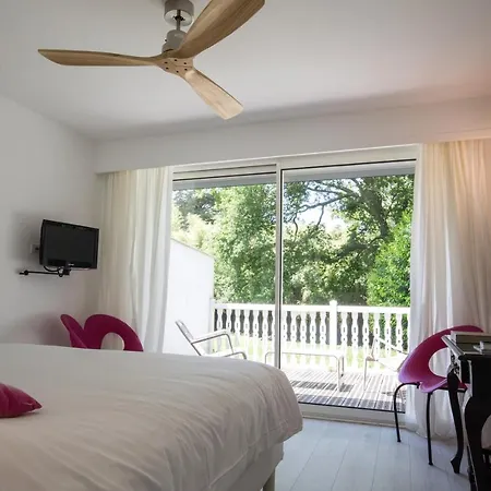 Chateau Du Clair De Lune - Boutique Luxury 4*