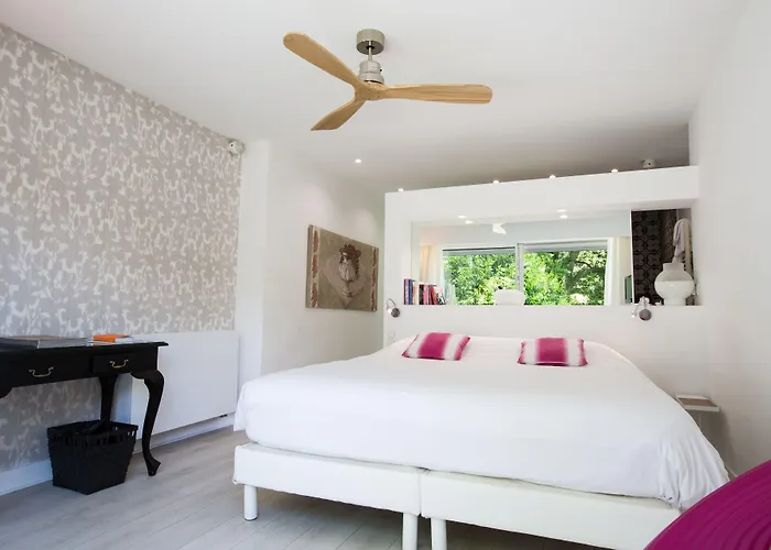 Hotel Chateau Du Clair De Lune - Boutique Luxury