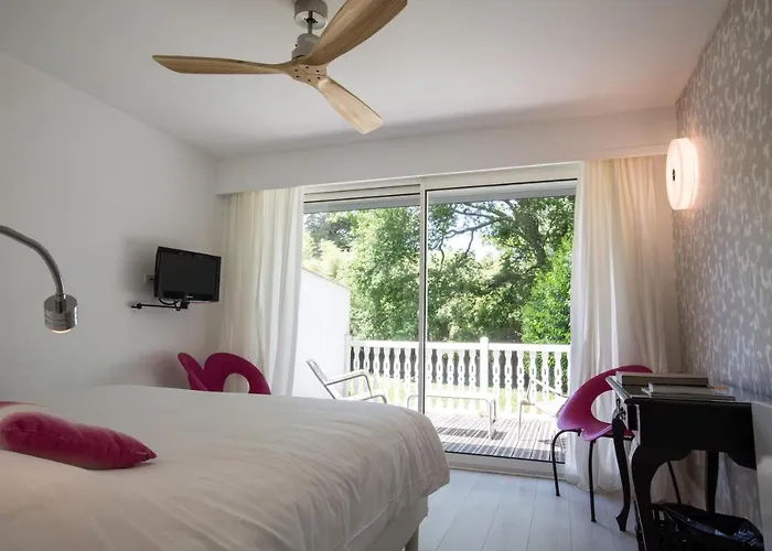 Chateau Du Clair De Lune - Boutique Luxury 4*